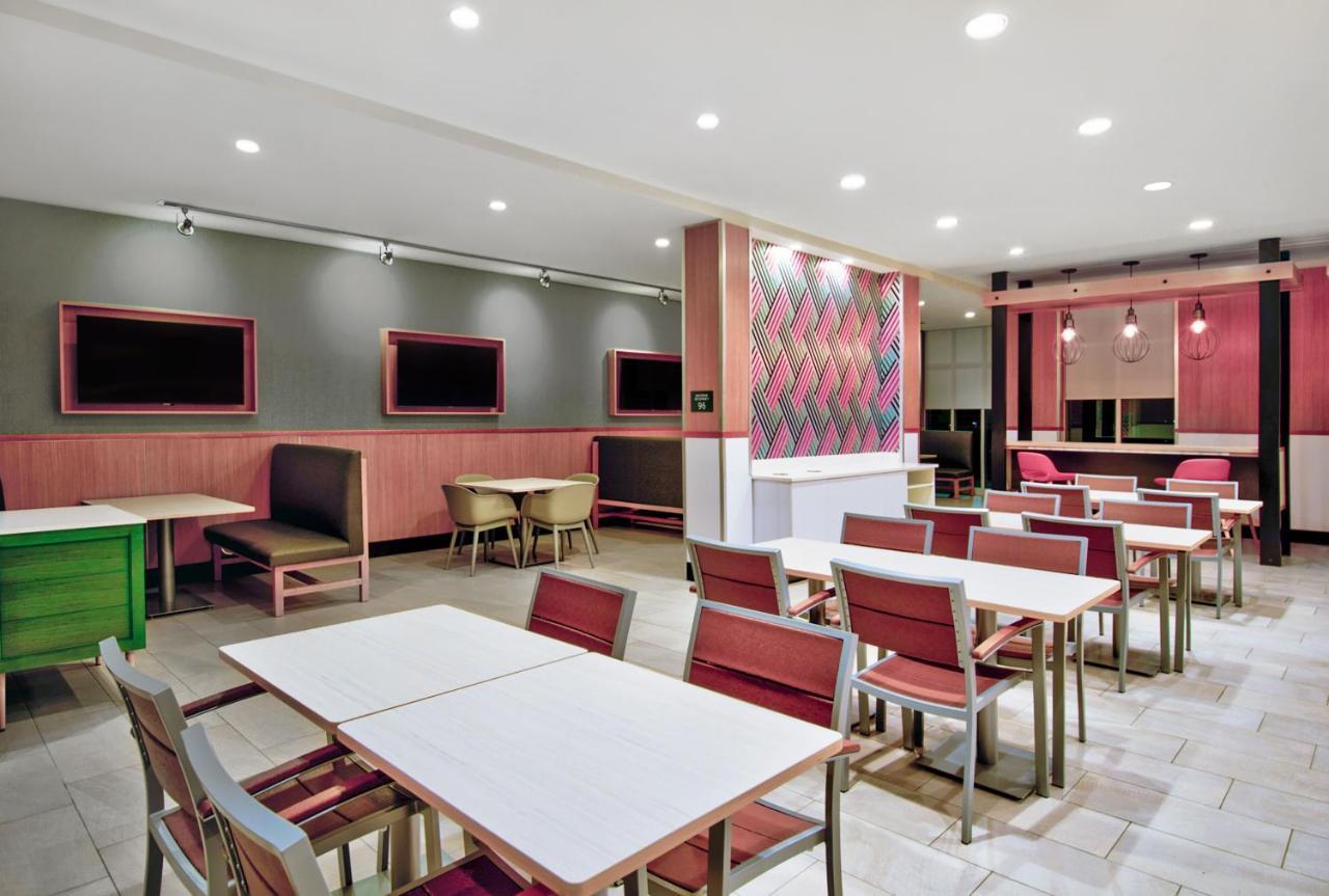 Holiday Inn - Erie By Ihg Exterior foto